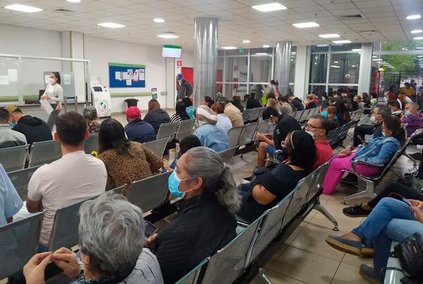 IPS: hay medicamentos en falta desde noviembre, denuncian asegurados - Nacionales - ABC Color