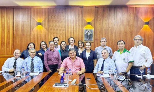 Tiki González recibe apoyo de directores de colegios privados de Alto Paraná