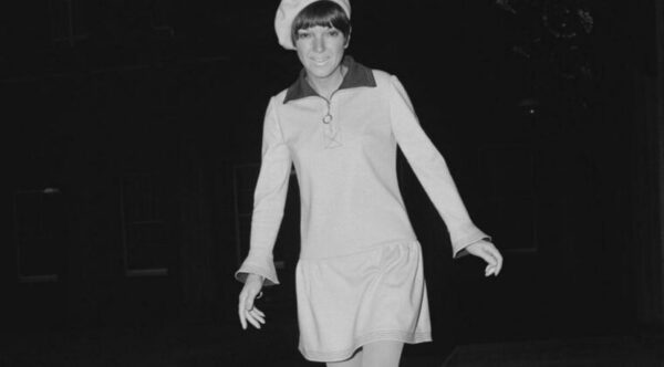 Falleció Mary Quant, la diseñadora que creó "la minifalda"