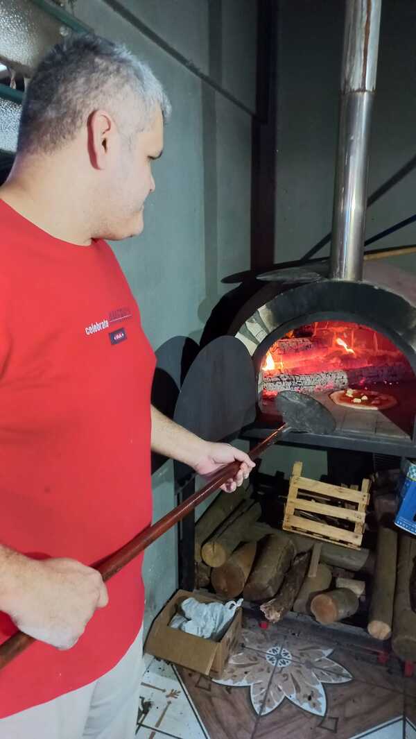 Cheff encarnaceno al mundial de Pizza - C9N