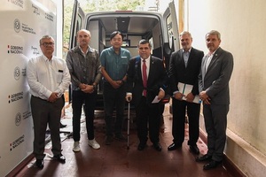 Instituto Nacional del Cáncer recibe nueva ambulancia con soporte vital avanzado - .::Agencia IP::.