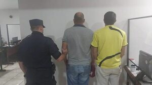 Dos detenidos por intentar desviar una carga de 66 toneladas de soja  - Policiales - ABC Color