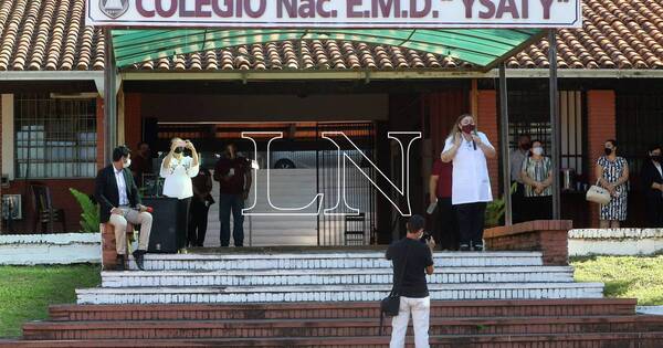 La Nación / Tras expulsión de alumnos, el Colegio Ysaty se mantiene firme en su postura