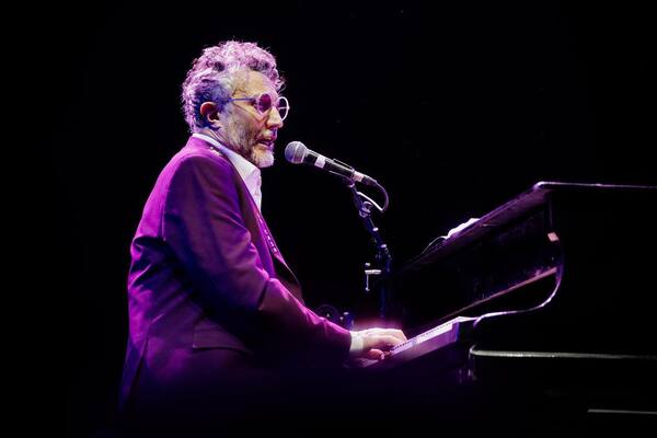 ¡Fito Páez, nominado en cuatro categorías de los Premios Gardel! - Unicanal