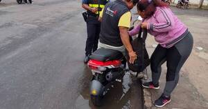 La Nación / Caravanas de infractores: motociclistas siguen incumpliendo las normas de tránsito en Asunción