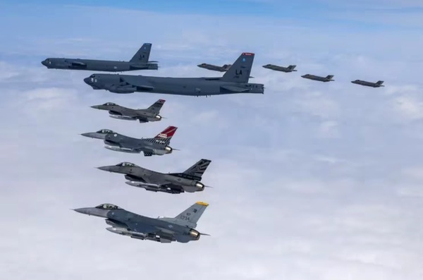 Corea del Norte y EE.UU. realizan más maniobras tras test de nuevo misil norcoreano