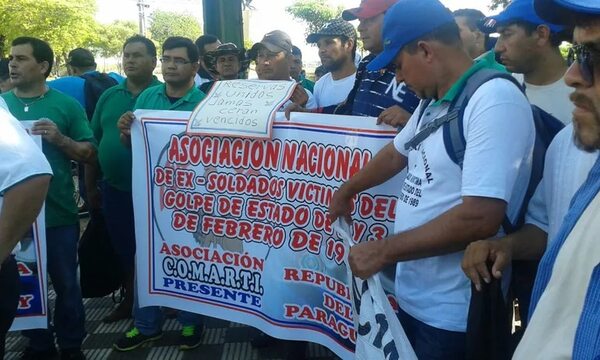 Soldados del golpe del ‘89 insisten en obtener indemnización - Política - ABC Color