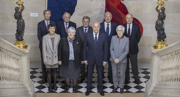 Francia aguarda la respuesta de la justicia constitucional sobre la reforma jubilatoria de Macron - .::Agencia IP::.