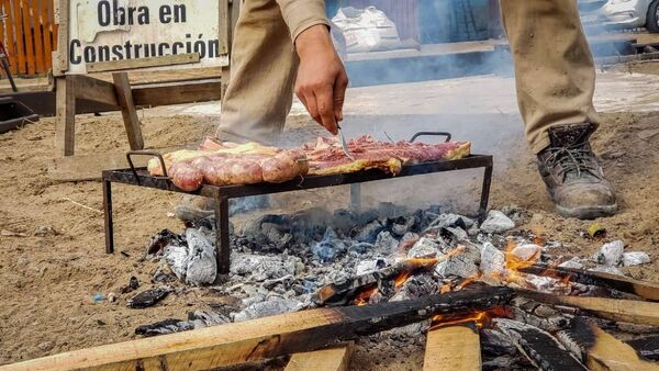 Asado a la Obra Nuevo Bloque en Máquinas & Construcciones
