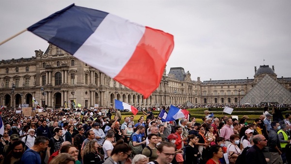 Francia: Luz verde para polémica reforma de pensiones de Macron - ADN Digital