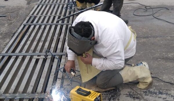 Herrero murió electrocutado mientras trabajaba - Noticiero Paraguay