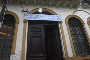Escuela Celsa Speratti: padres comparan salas de clase con depósitos - Nacionales - ABC Color