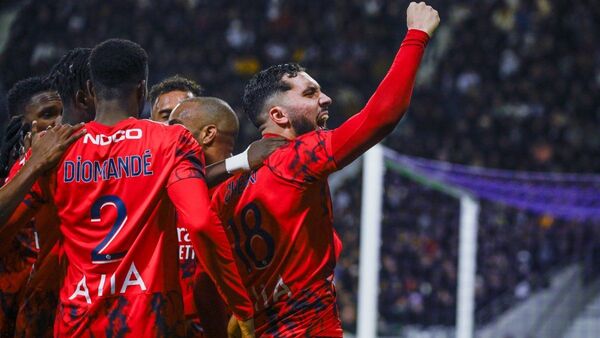 Lacazette acerca al Lyon a Europa
