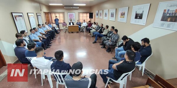UNIVERSITARIOS PIDEN SEGURIDAD EN ENCARNACIÓN E HICIERON ESCUCHAR SUS RECLAMOS - Itapúa Noticias