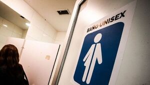 Proponen obligar a instalar baños mixtos en edificios