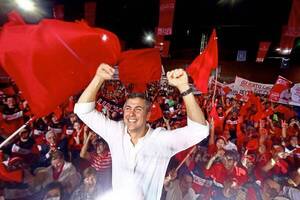 Diario HOY | Nueva encuesta sigue posicionado a Peña como líder, pero Payo sube al segundo lugar
