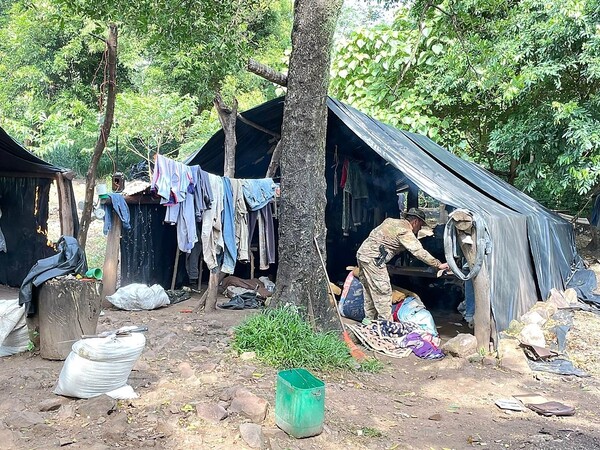 Senad anula 10 Ton. de marihuana, campamentos y depósitos en Cerro Sarambí, pero no menciona sobre narcos detenidos – La Mira Digital