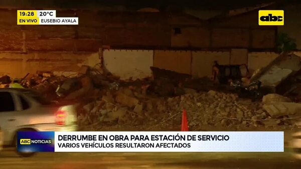 Video: Derrumbe en obra para estación de servicio - ABC Noticias - ABC Color