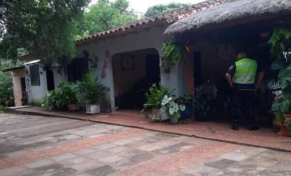 Encontraron a un bebé sin vida en una caja de cartón