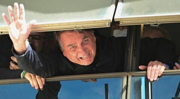 Juez ordena que Bolsonaro declare ante la policía