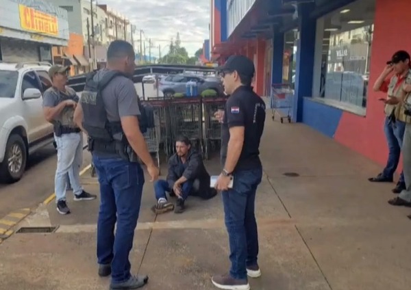 Diario HOY | Brasileño no logró deshacerse de tobillera electrónica y fue localizado en Pedro Juan
