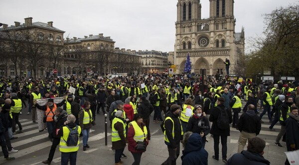Diario HOY | Macron promulga su impopular reforma que aumenta la edad para jubilarse