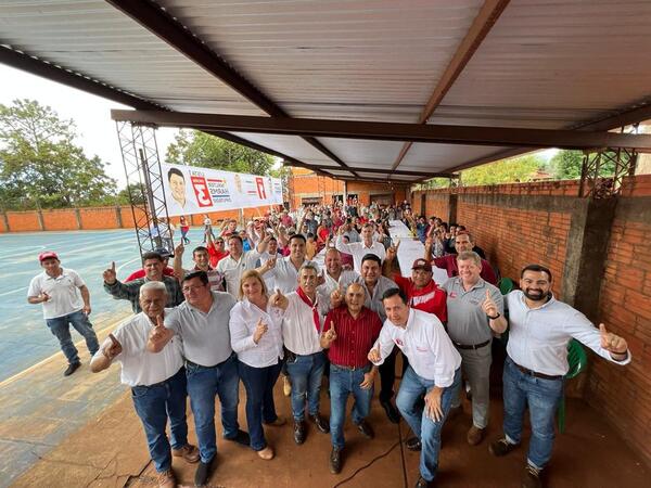 LA COMUNIDAD JAPONESA DE LA PAZ Y SUS AUTORIDADES RECIBEN Y APOYAN A VERGARA. - Itapúa Noticias