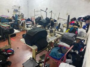 Diario HOY | Desmantelan minifábrica textil y requisan ropas de marcas falsificadas