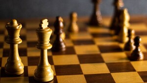 Diario HOY | FOTO| Ajedrecista se viste de mujer para llevarse el premio de un torneo