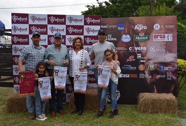 Ganadera Don Atilio dominó en la pista de Terneros de Corral