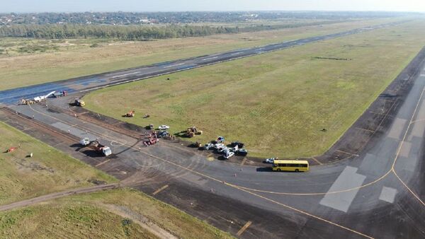 Avión en el que se trasladaba Efraín Alegre sufre percance al despegar