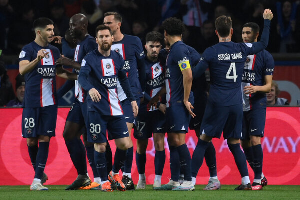 Versus / El PSG cumple ante un Lens con diez y se escapa hacia el título