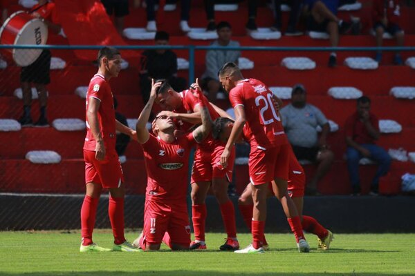 Diario HOY | Sendas goleadas de Fernando de la Mora y Pastoreo