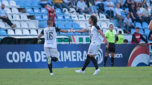 Tacuary triunfa en el debut de Iván Almeida