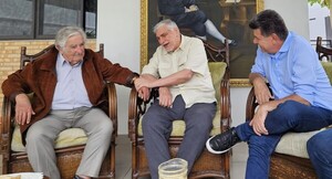 El silencio de Lugo "habló" para la multitud: está con Efraín Alegre - La Tribuna