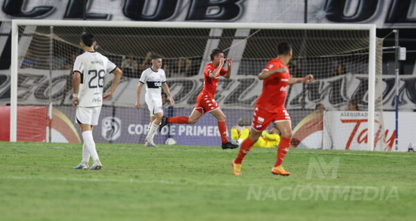 Versus / Nacional festeja en Para Uno, ante un Olimpia sin rumbo