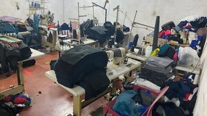 Fiscalía allana fábrica textil en Ciudad del Este por presunta imitación de marcas