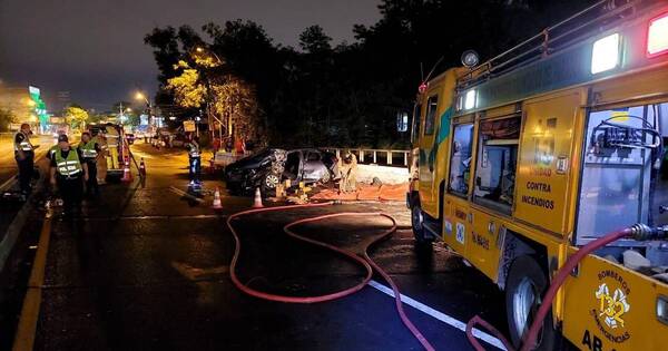 La Nación / Violento accidente en Ñemby deja dos heridos y daños materiales