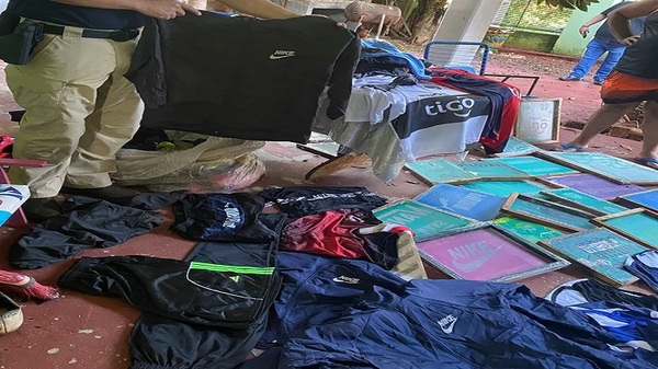 CDE: Allanan fábrica textil por presunta clonación de marcas - Noticias Paraguay