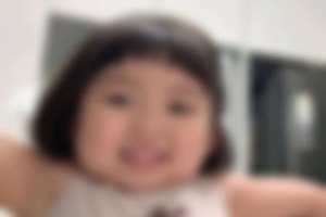 Mamá de niña coreana que “se convirtió en meme” demandó a las empresas que usan la imagen de su hija | 1000 Noticias