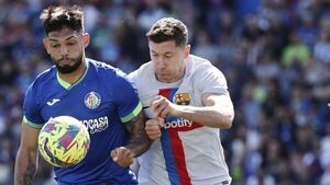 El Getafe de Omar Alderete frena al Barcelona