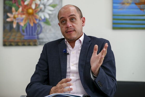 Inversores extranjeros para Ecuador, "en espera" por el juicio político a Lasso - MarketData