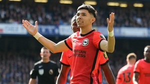 [VIDEO] El DT del Brighton dejó en claro lo que no le gustó de Julio Enciso