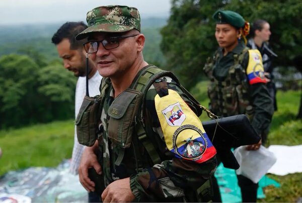 La principal disidencia de las FARC anunció el comienzo de un proceso de paz con el gobierno de Gustavo Petro