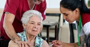 La Nación / Vacunación: el  75% de las dosis aplicadas corresponde a personas con factores de riesgo