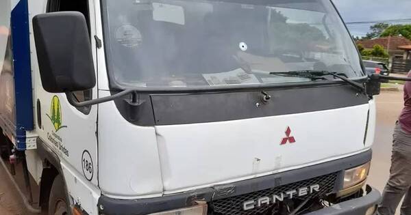 La Nación / CDE: ocupantes de un camión repartidor de lácteos fueron blanco de un solitario delincuente