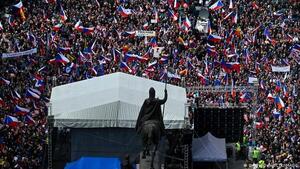 Miles de manifestantes prorrusos piden renuncia de primer ministro checo