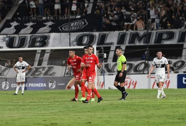 Torneo Apertura: Bosque en llamas - Fútbol - ABC Color