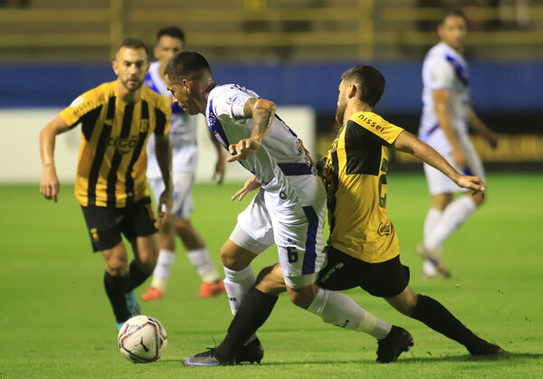 Versus / Guaraní choca contra la guapeza de Ameliano y se frena en el campeonato