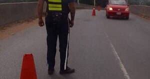 La Nación / Clausuran media calzada del viaducto de Semidei